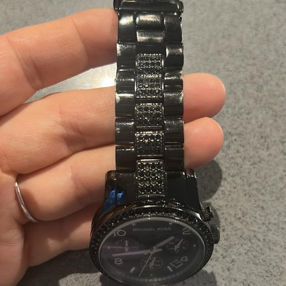 Michael Kors black watch - Picture 4 of 5